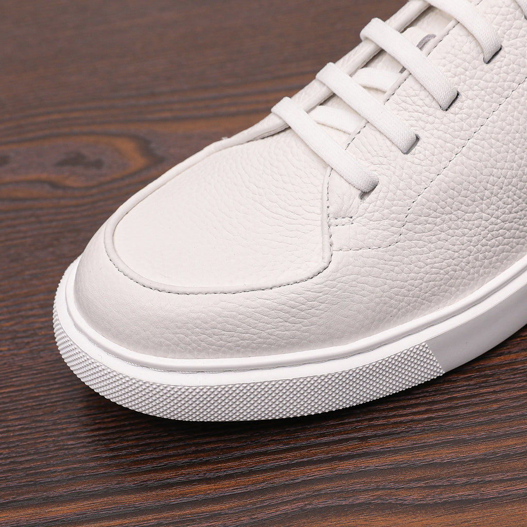 Men's genuine leather sneakers, white lace-up toe cap with textured rubber outsole