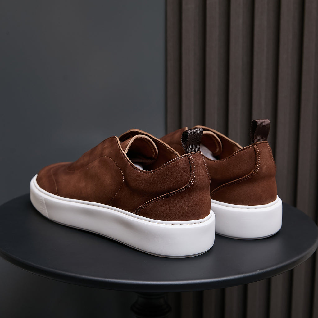 Men's leather sneakers, brown low-top, with padded heel and white rubber sole