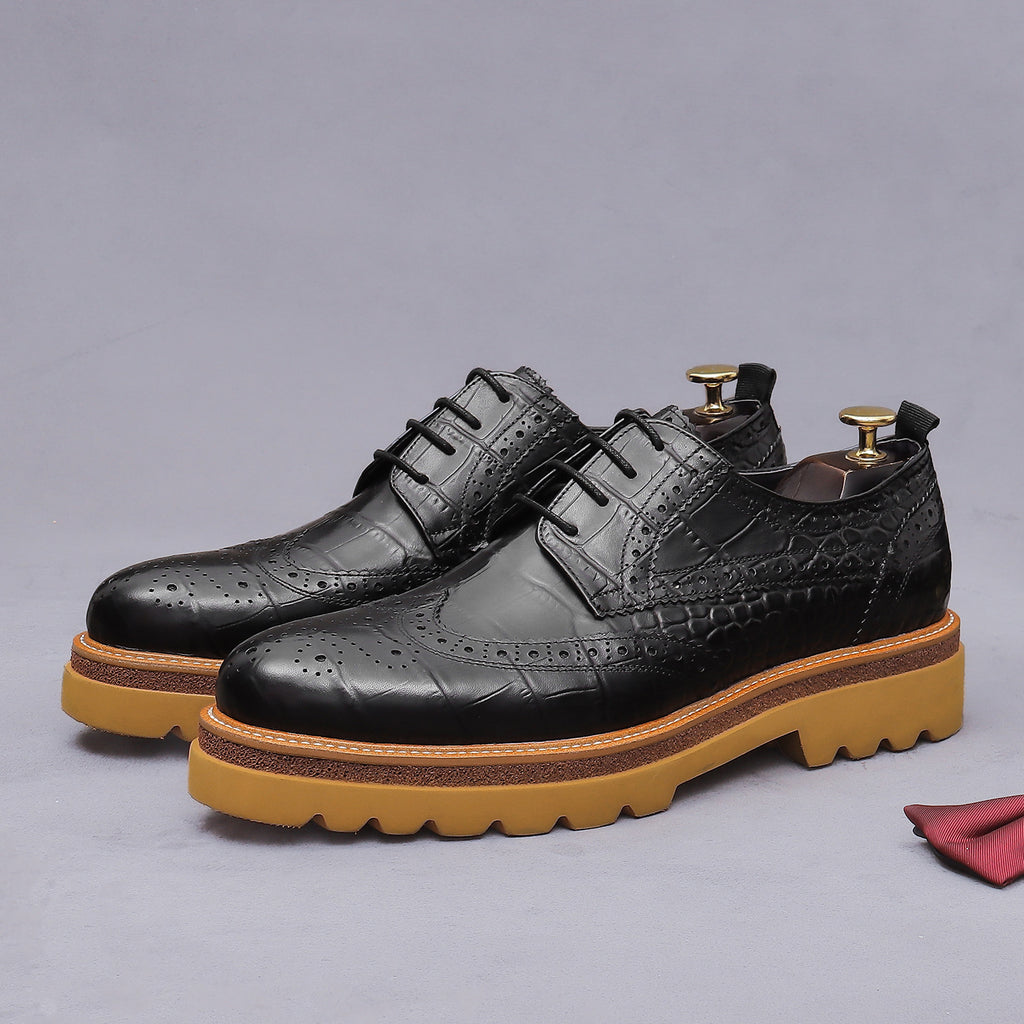 Men's pointed-toe leather derby shoes, black leather with thick gum-style outsole
