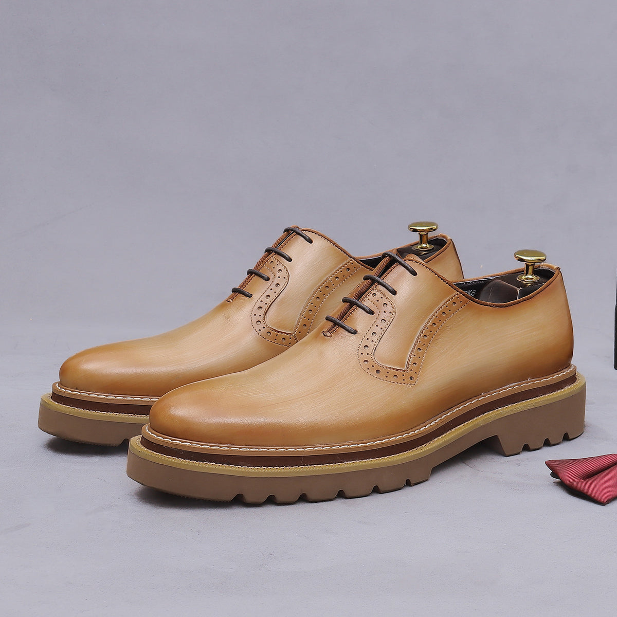 Men's Chunky Lug Sole Plain Chisel Toe Leather Oxfords