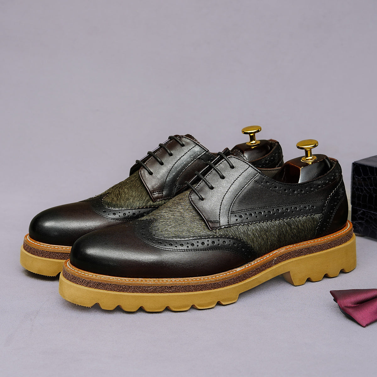 Men's Chunky Lug Sole Wingtip Brogue Leather Derby Shoes