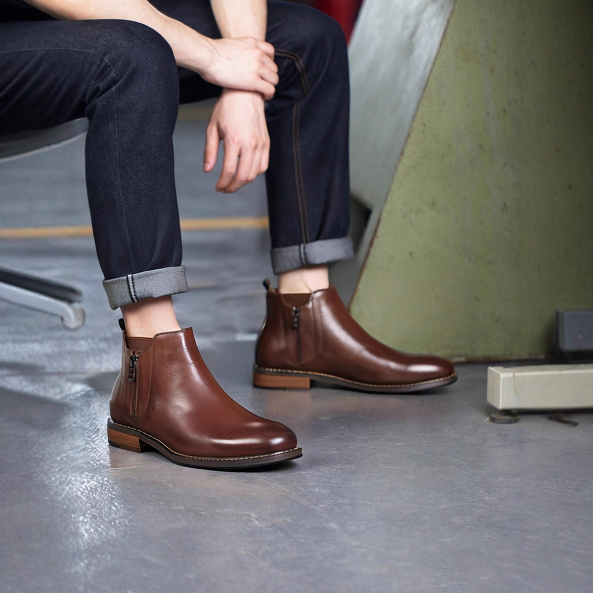 Men's Leather Plain Toe Side-Zip Chelsea Dress Boots