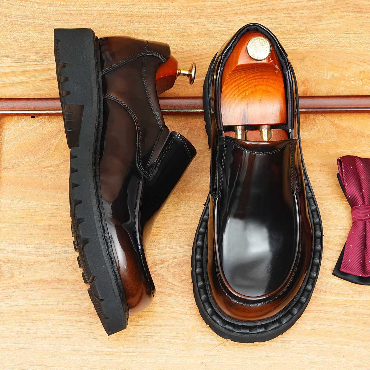Men's Polished Round Toe Thick Sole Leather Loafers