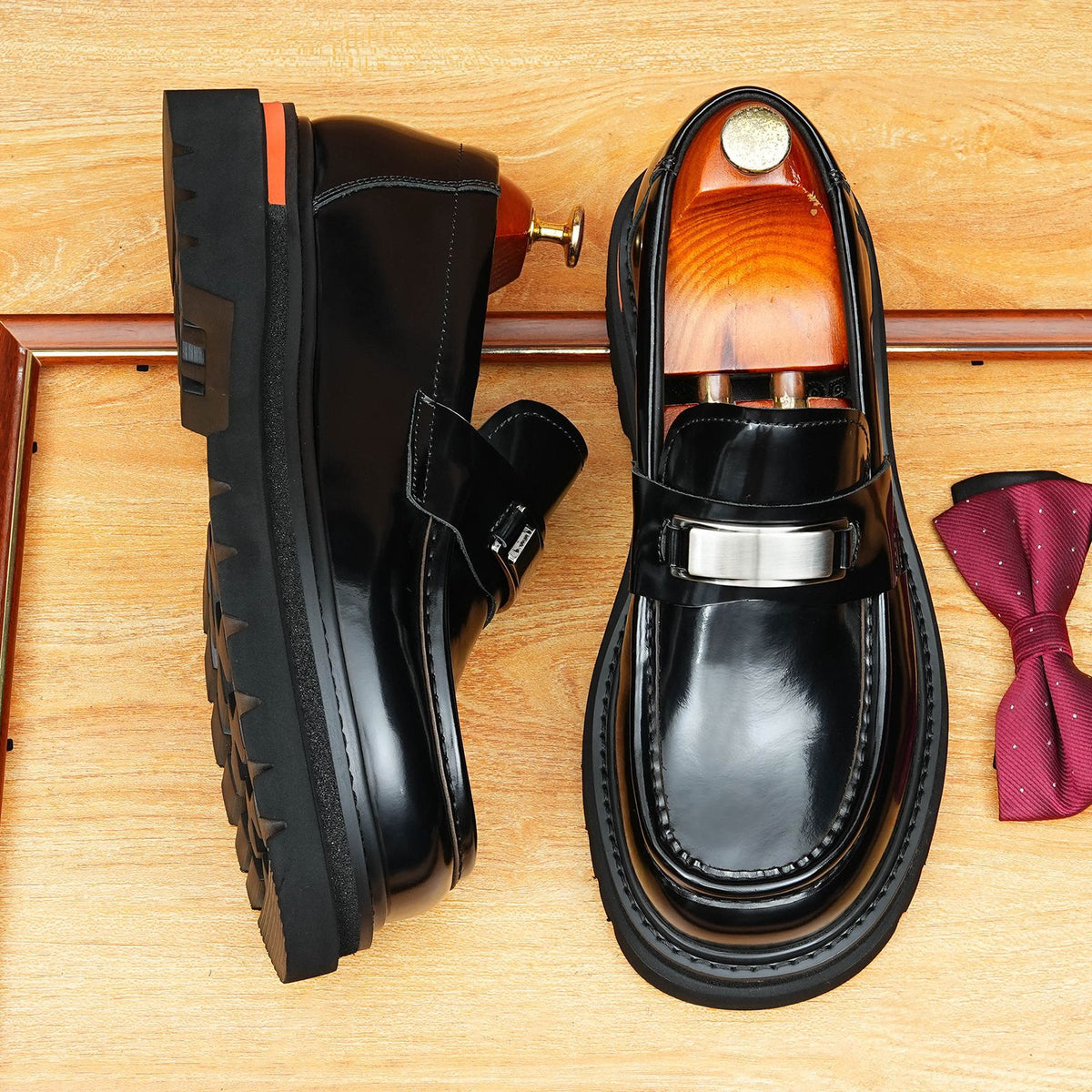 Men's Round Toe Chunky Sole Slip-On Leather Loafers