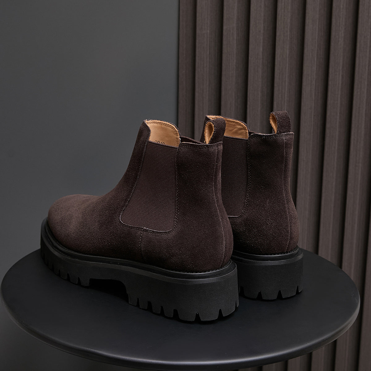 Round Plain Toe Suede Lug Chelsea Boots for Men