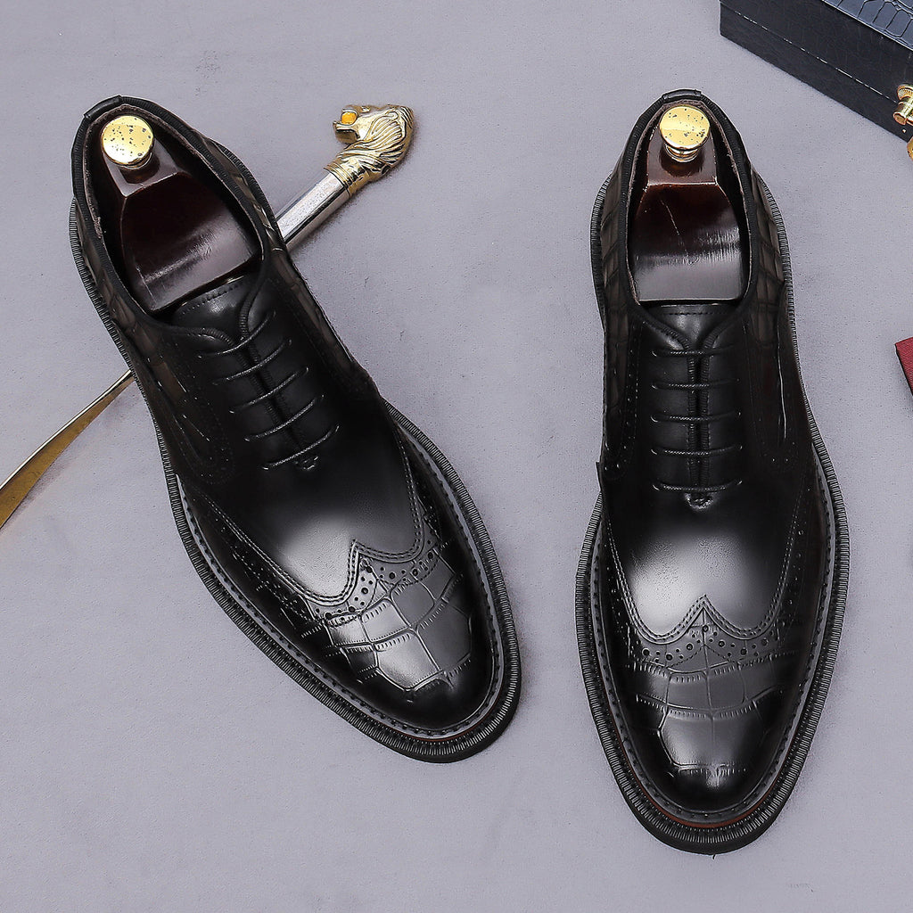 Men's chunky lug sole wingtip brogue oxford shoes, black leather-style lace-up pair