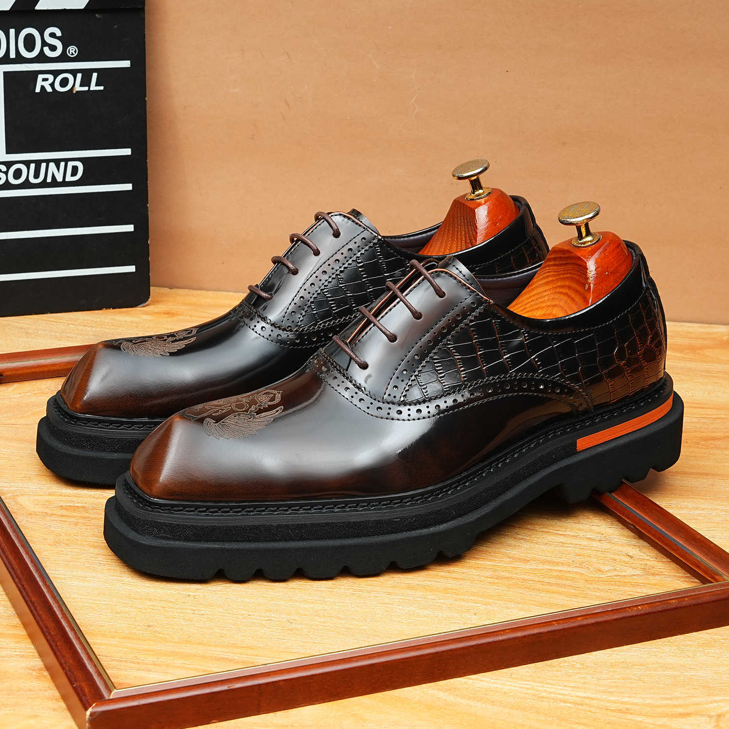 bomeishoes classic leather shoes for men Thick soles Oxford dress shoes