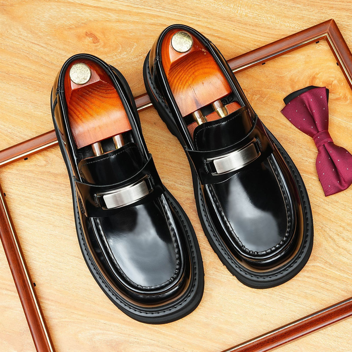 Men's Round Toe Chunky Sole Slip-On Leather Loafers
