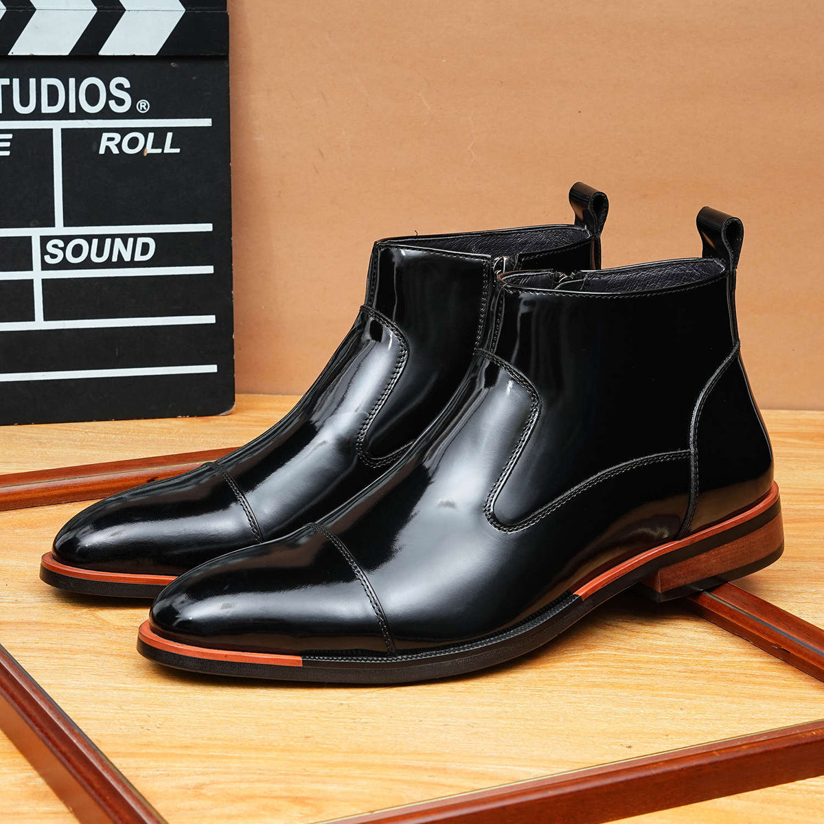 Men's Sleek Pointed Cap Toe Leather Zip Dress Boots