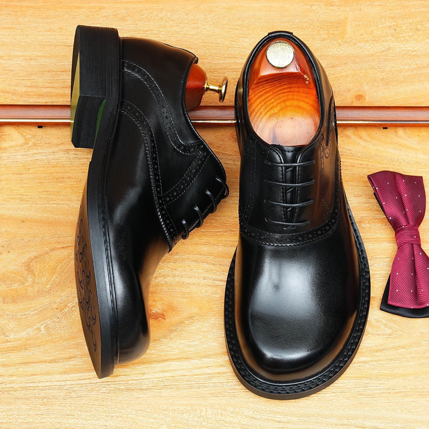 Black Round Toe Men's Oxford Style Lace-up Dress Shoes