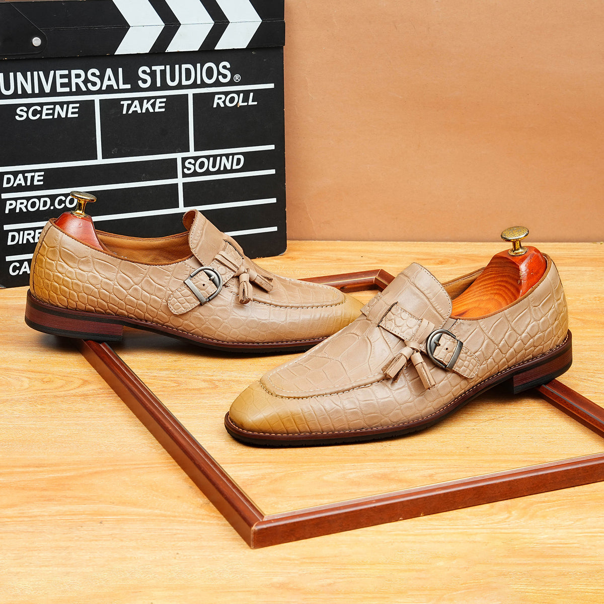 Men's Croc Embossed Tassel Buckle Leather Loafers
