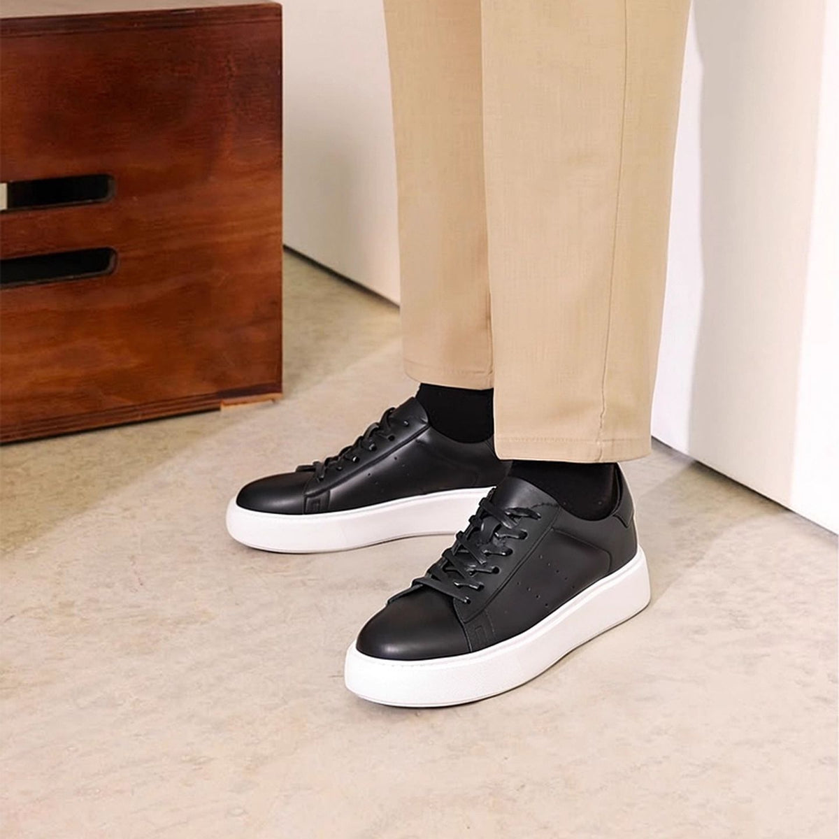 Men's genuine leather low-top sneakers, black lace-up with thick white outsole