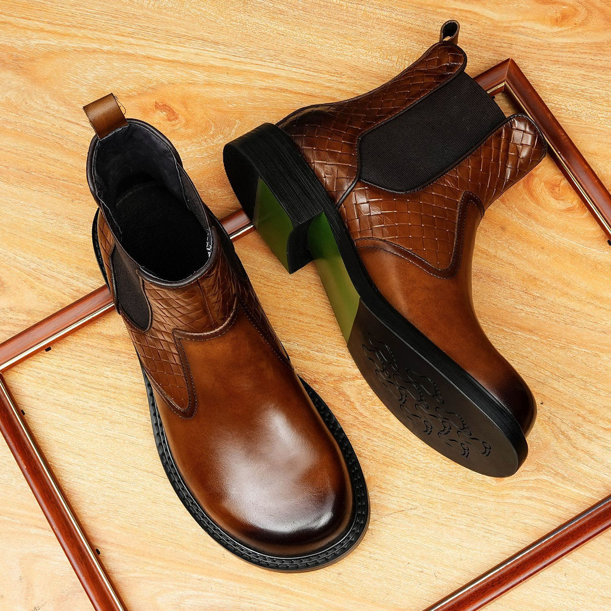 Men's Classic Round Toe Slip-On Leather Chelsea Boots