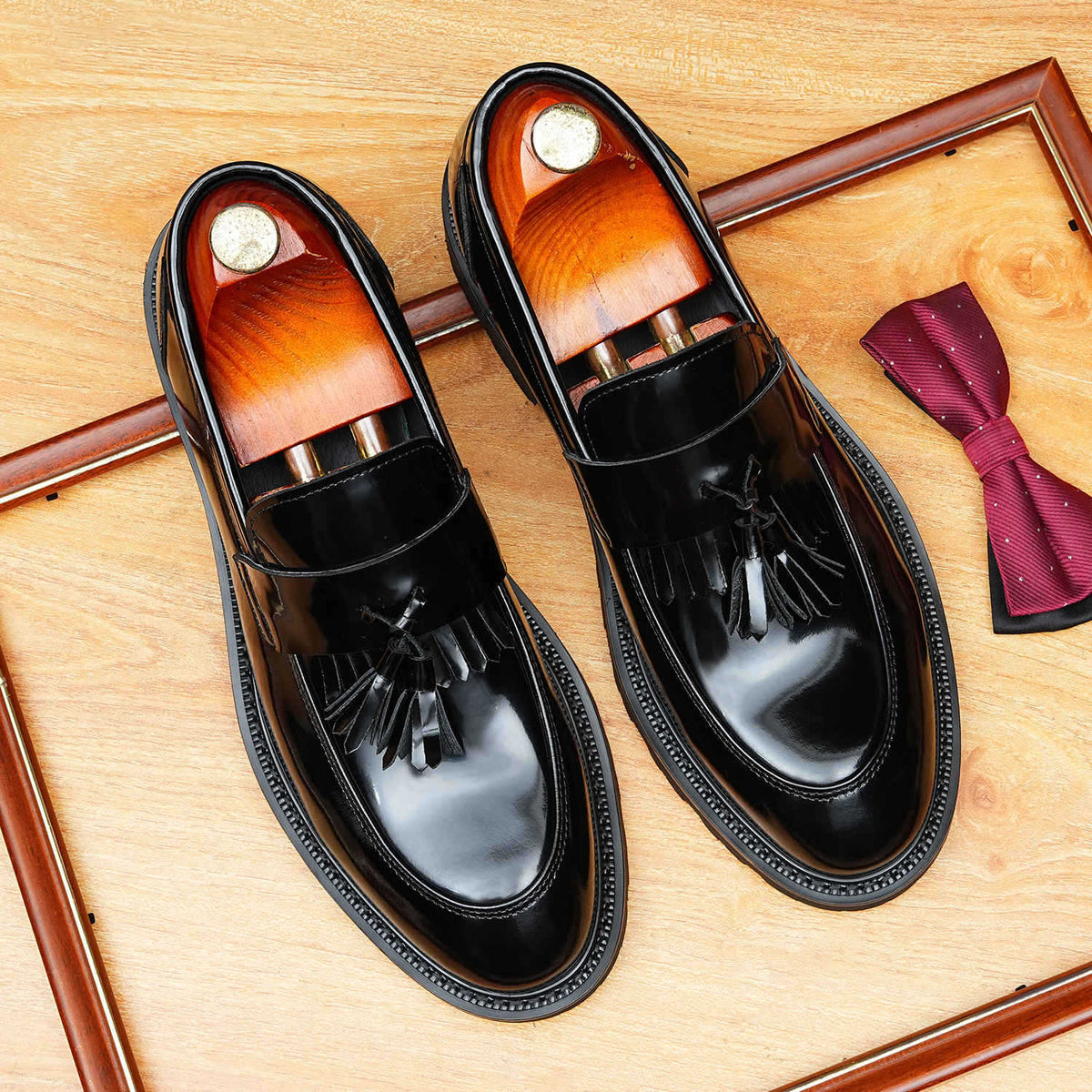 Men's Glossy Round Toe Tassel Leather Loafers