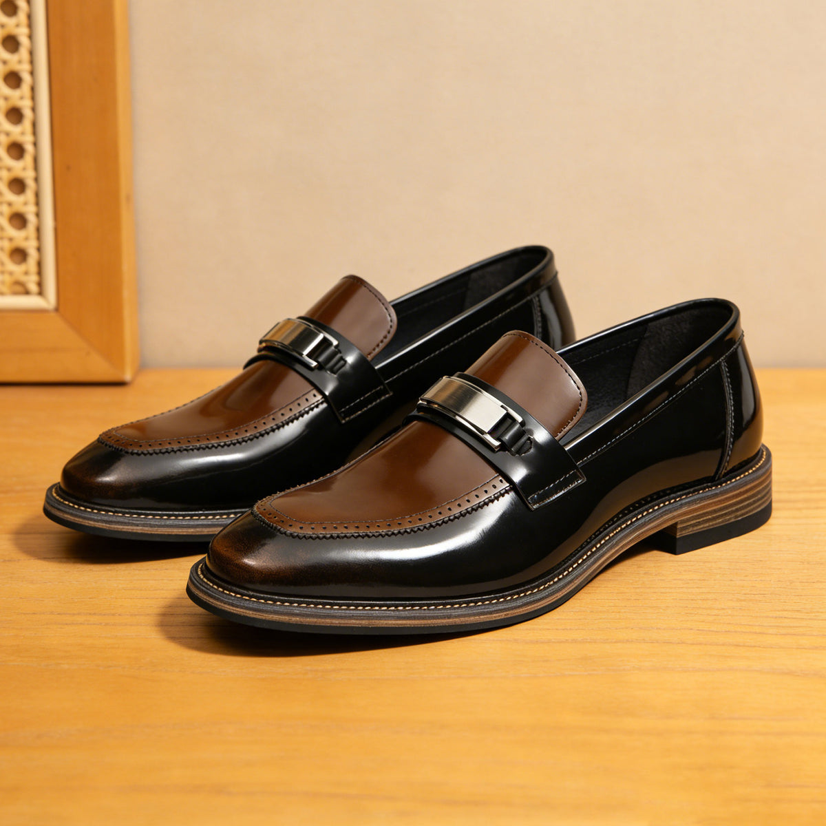 Men's High-Gloss Pointed Toe Leather Business Loafers