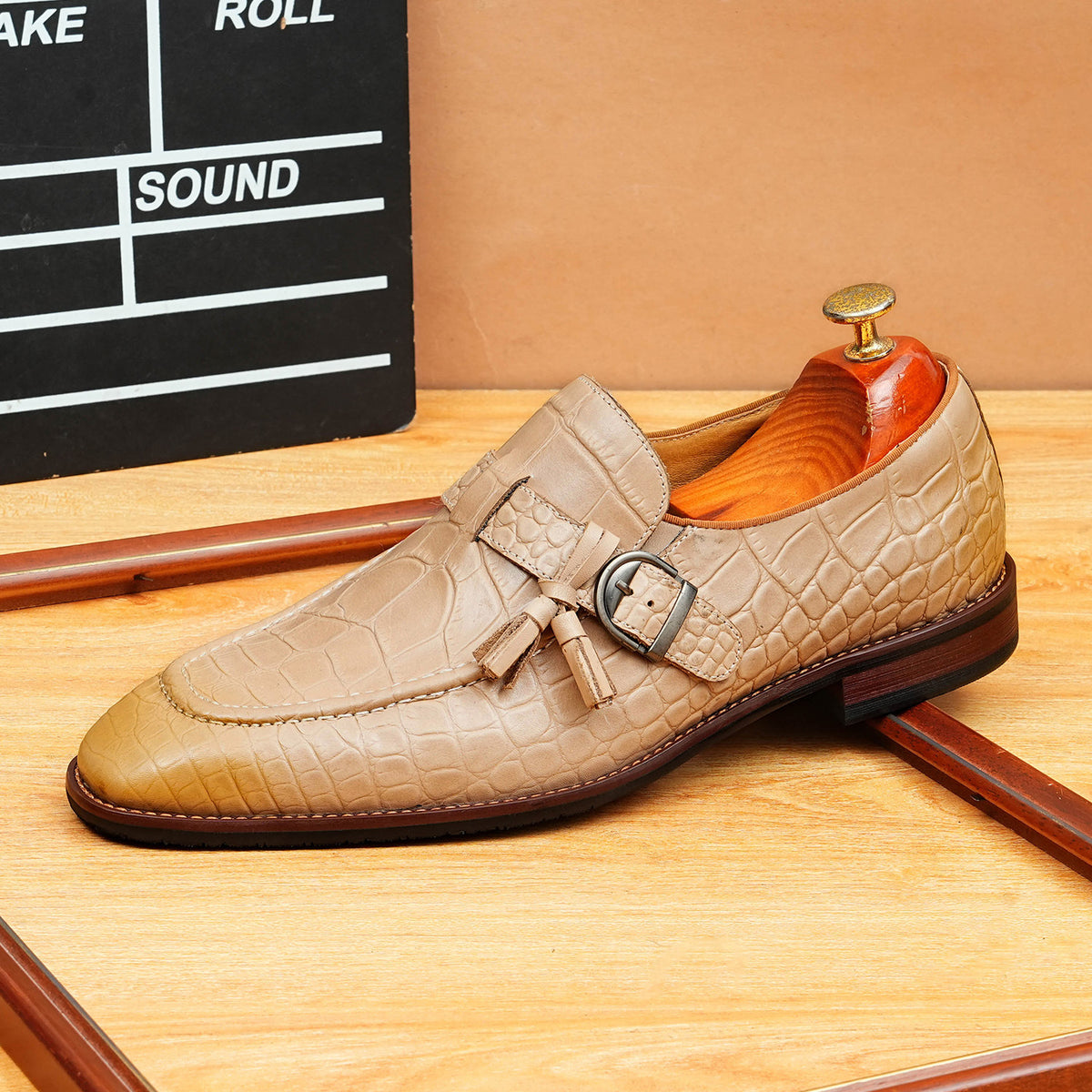 Men's Crocodile Embossed Buckle Tassel Dress Loafers