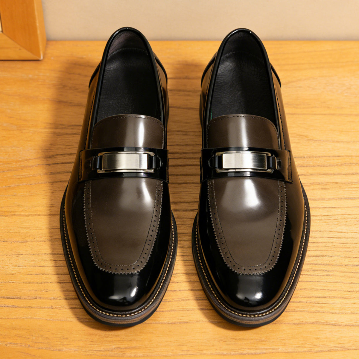 Men's High-Gloss Pointed Toe Leather Business Loafers