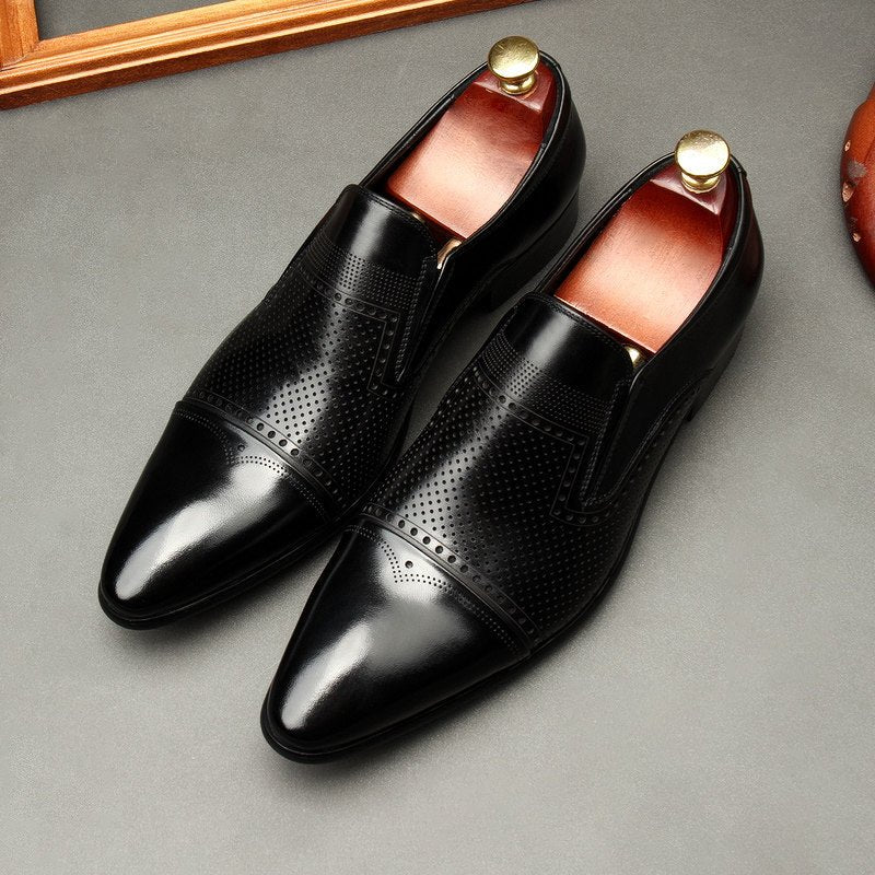 Black Engraved Genuine Leather Pointed Toe Formal Loafers for Men