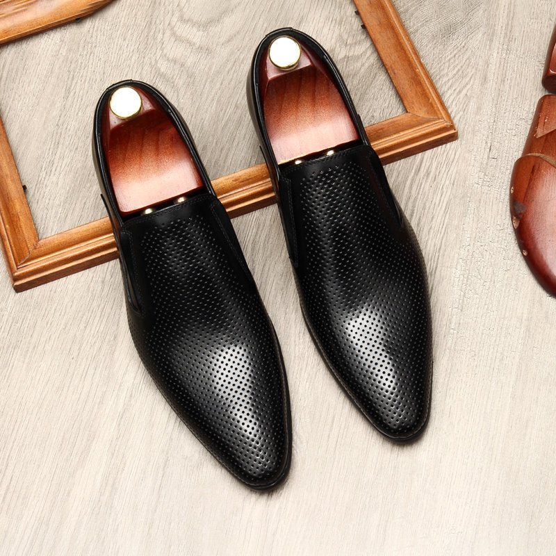 Black Engraved Genuine Leather Pointed Toe Formal Loafers for Men