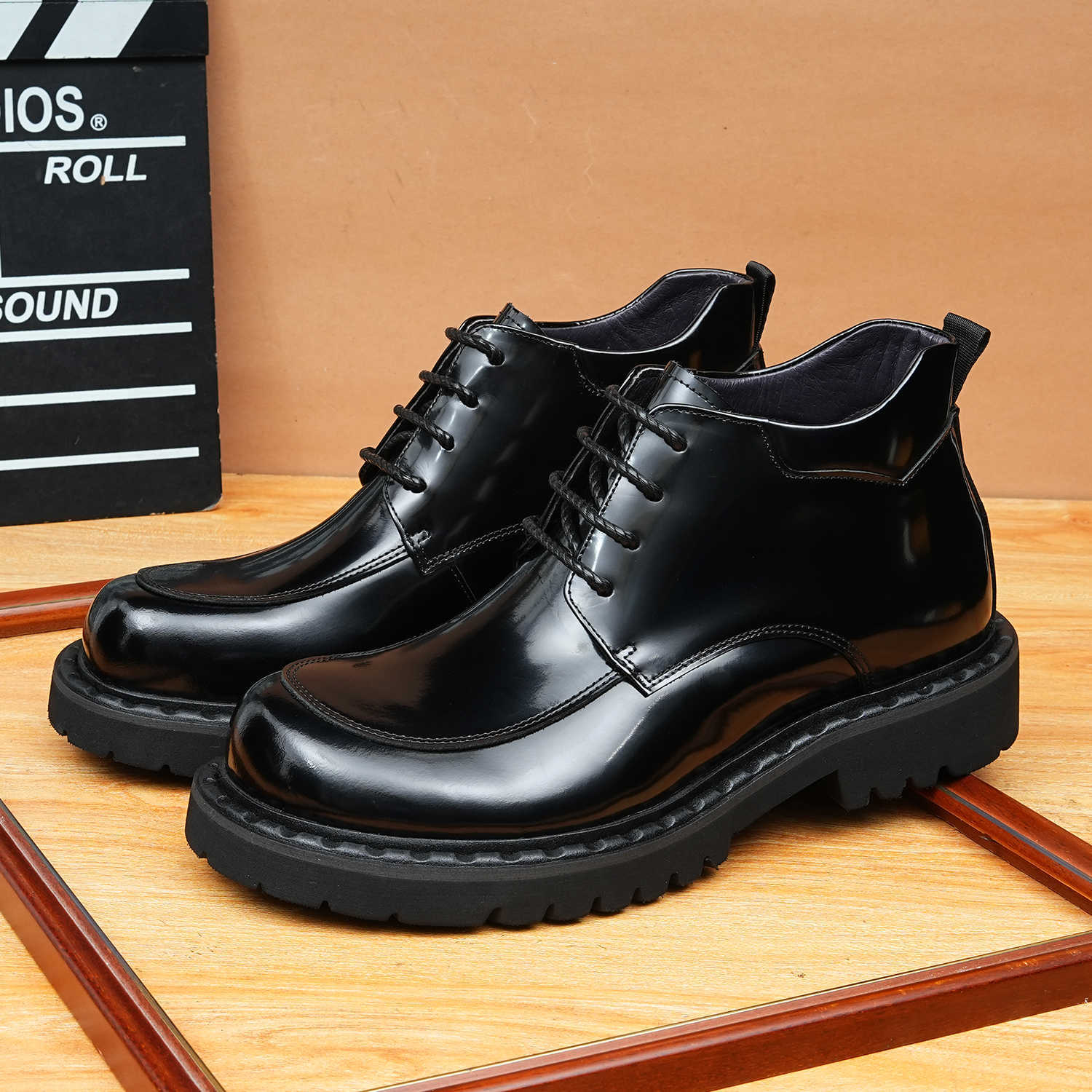 Men's Midnight Black Round-Toe Thick-Sole Genuine Leather Lace-Up Ankle Boots