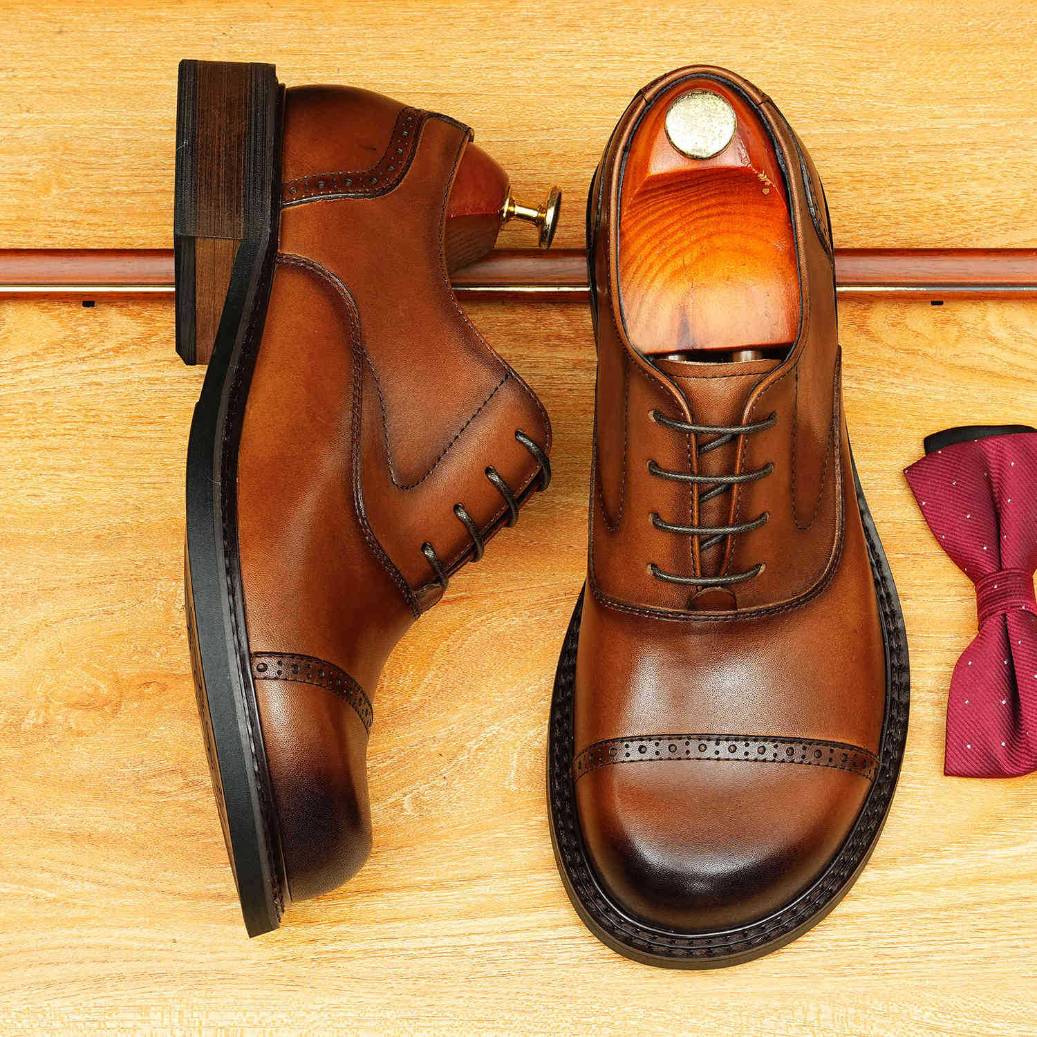 Men's Cap Toe Leather Oxford Dress Shoes | Black & Brownyes