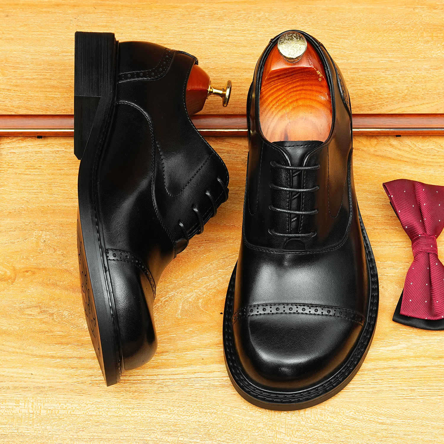Men's Cap Toe Leather Oxford Dress Shoes | Black & Brownyes