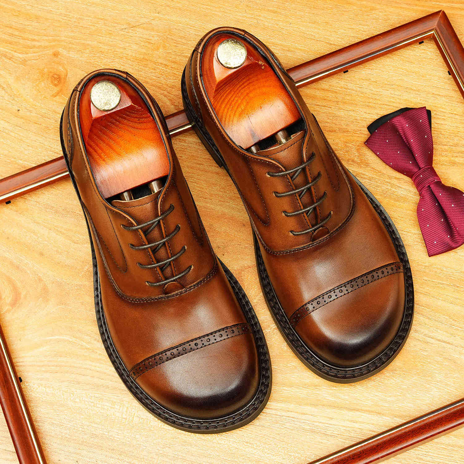 Men's Cap Toe Leather Oxford Dress Shoes | Black & Brownyes