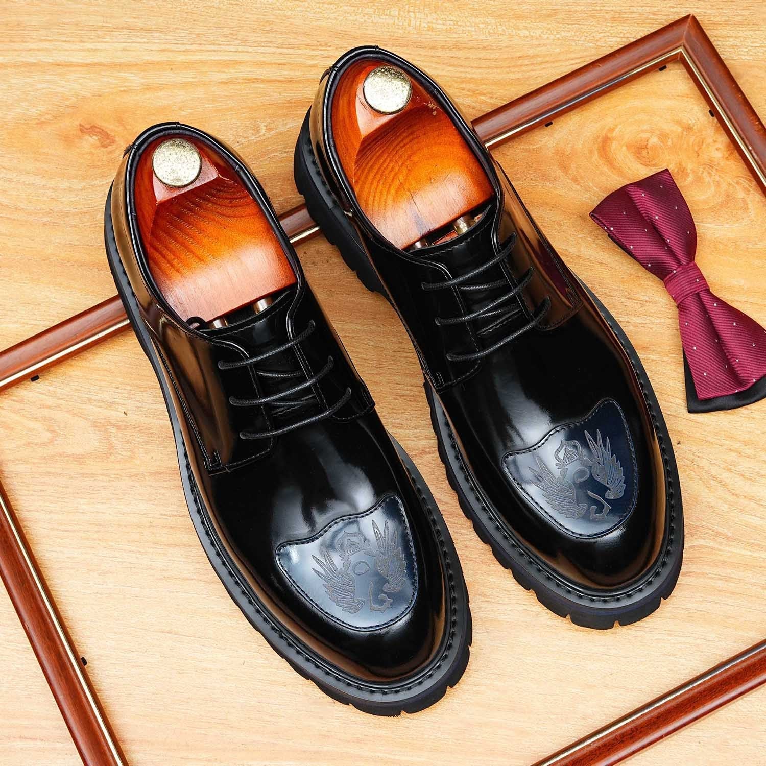 Men's Embossed Toe Shoes: Polished Leather Height Increasing Shoes