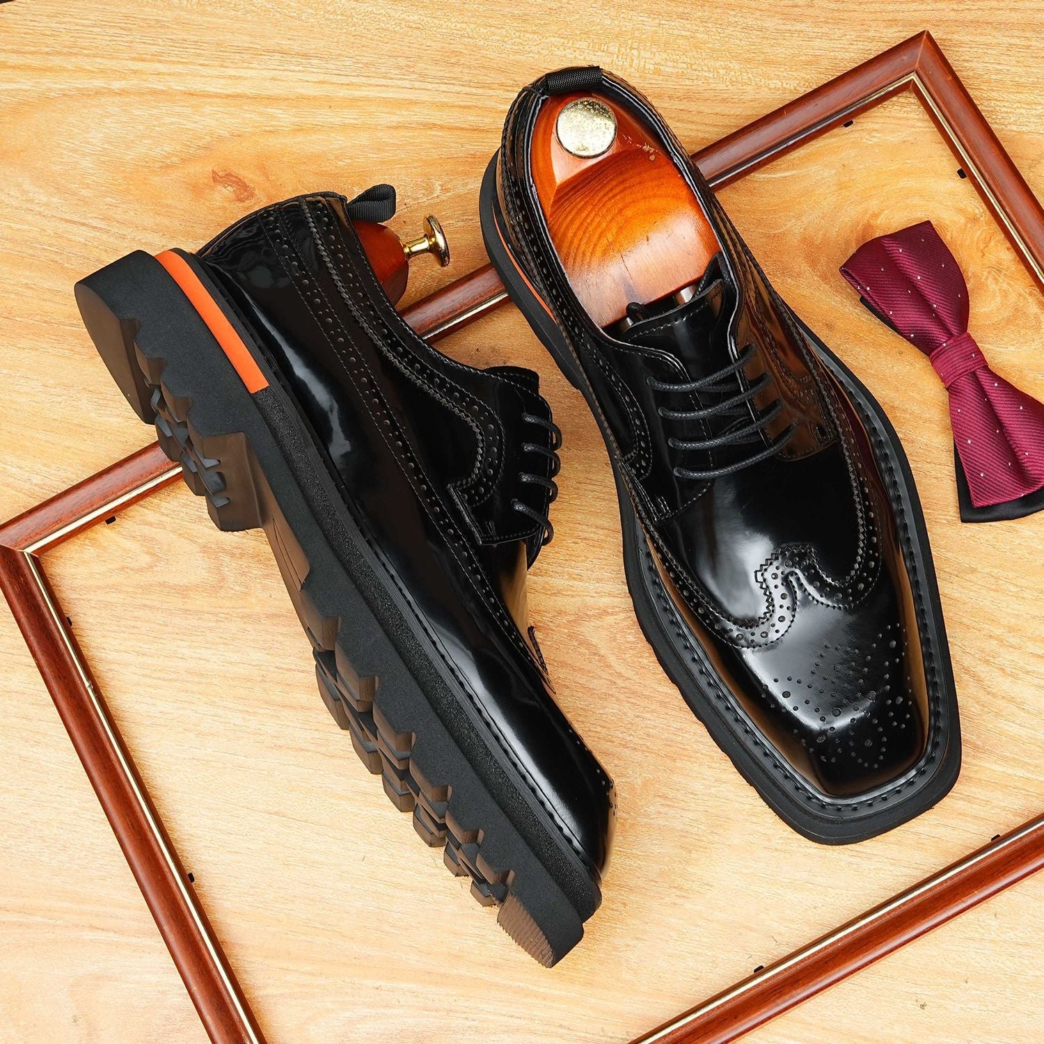 Men's Square Brogue Derby: Fashion Contrast Welt Formal Dress