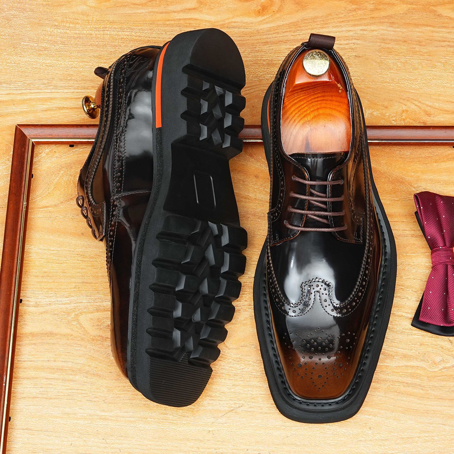 Men's Square Brogue Derby: Fashion Contrast Welt Formal Dress