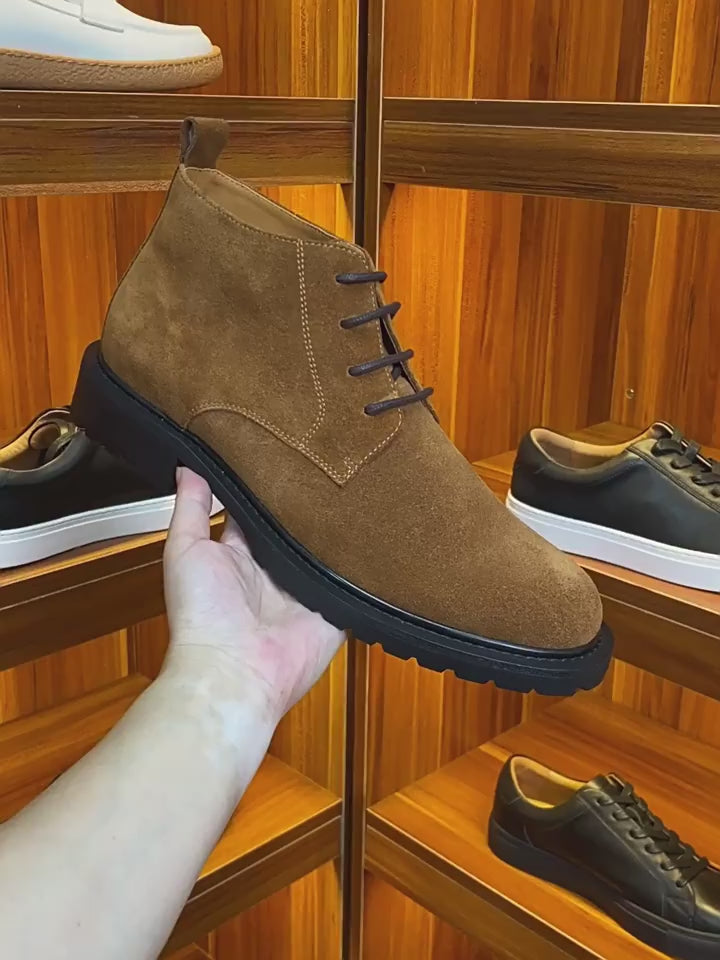 Plain Toe Lug Sole Suede Chukka Boots for Men