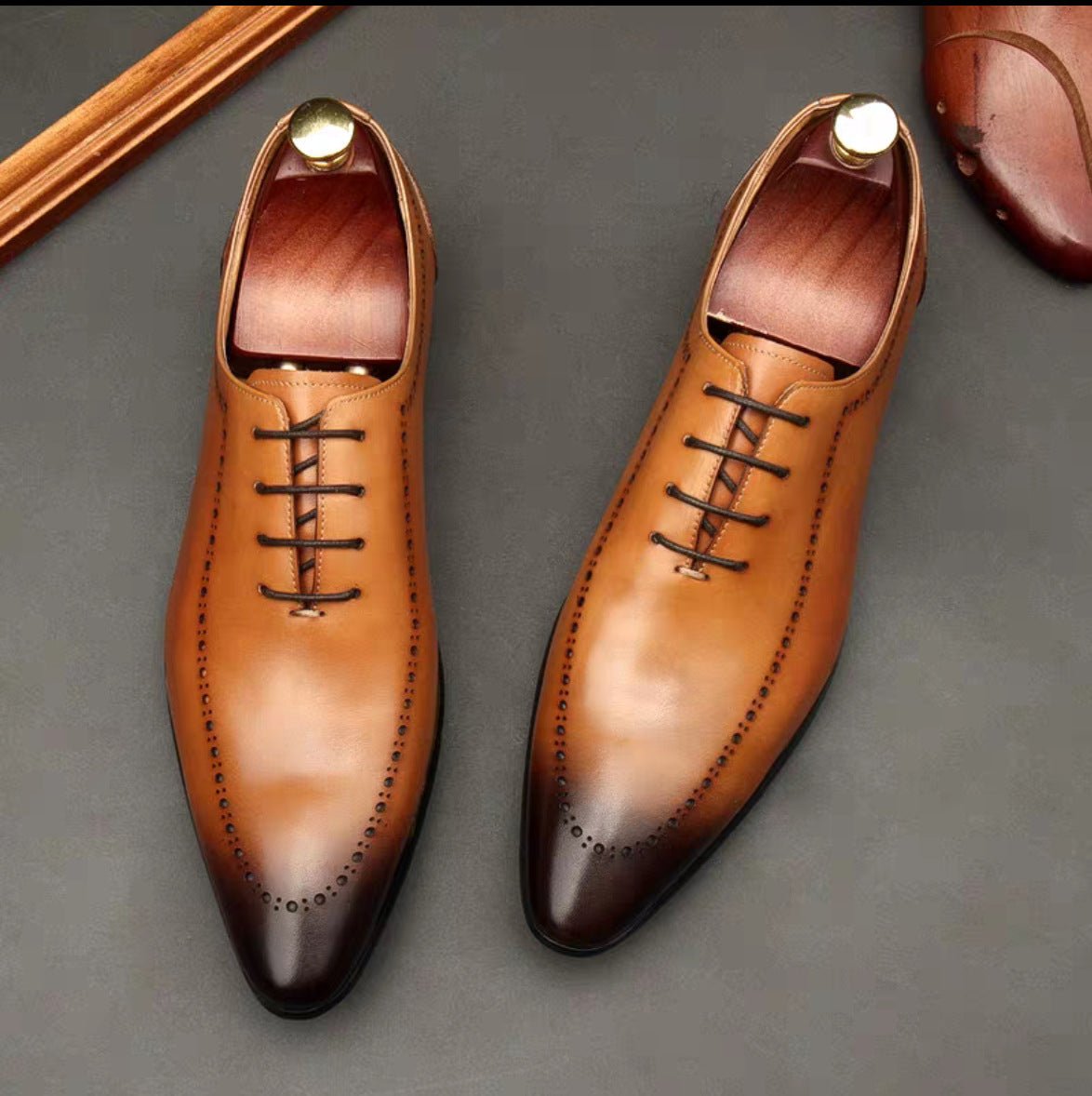 Sleek Pointed Dotted Oxfords Men's Executive Dress Shoesyes