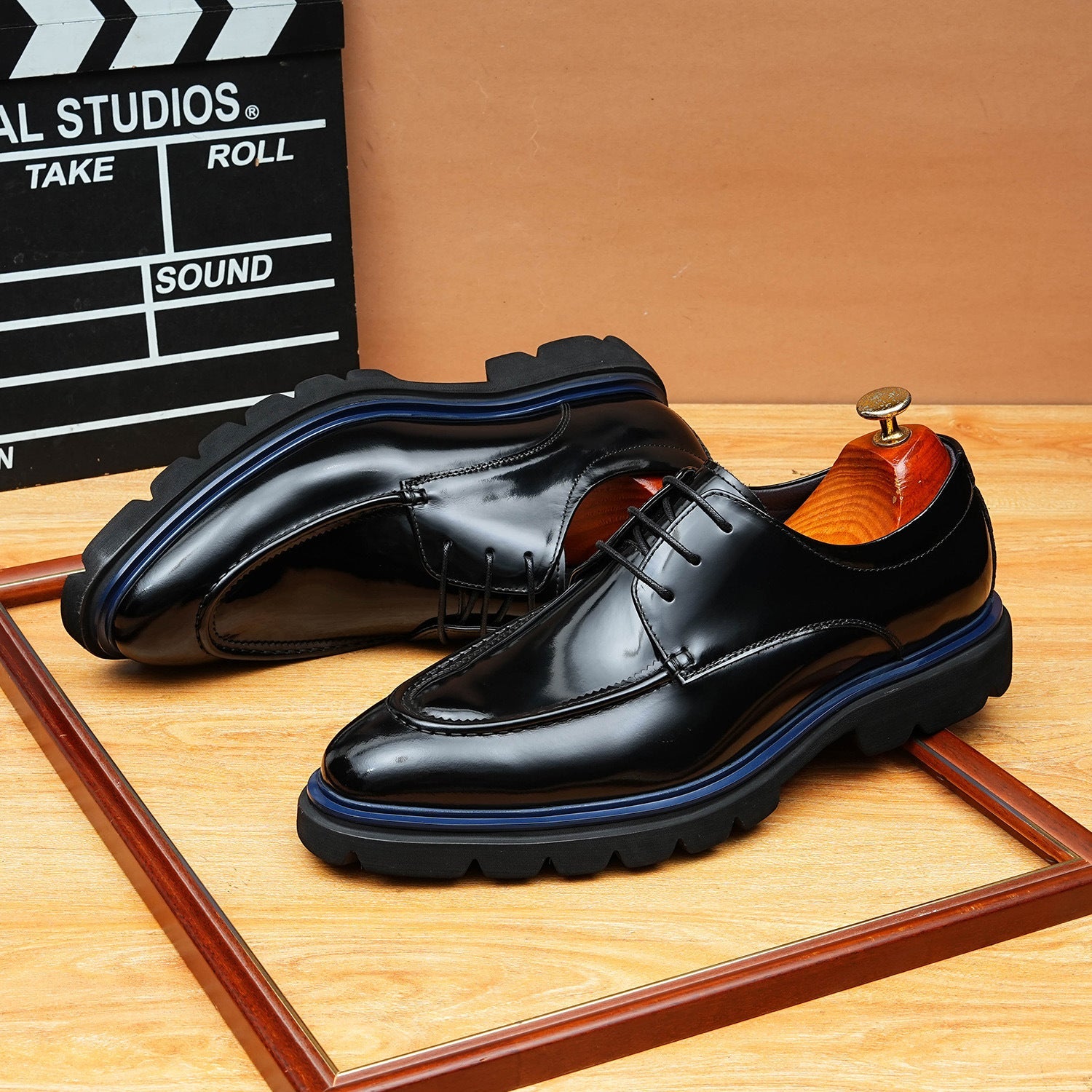Trending Men's Platform Derby: Fashion Glossy Moc Toe Dress