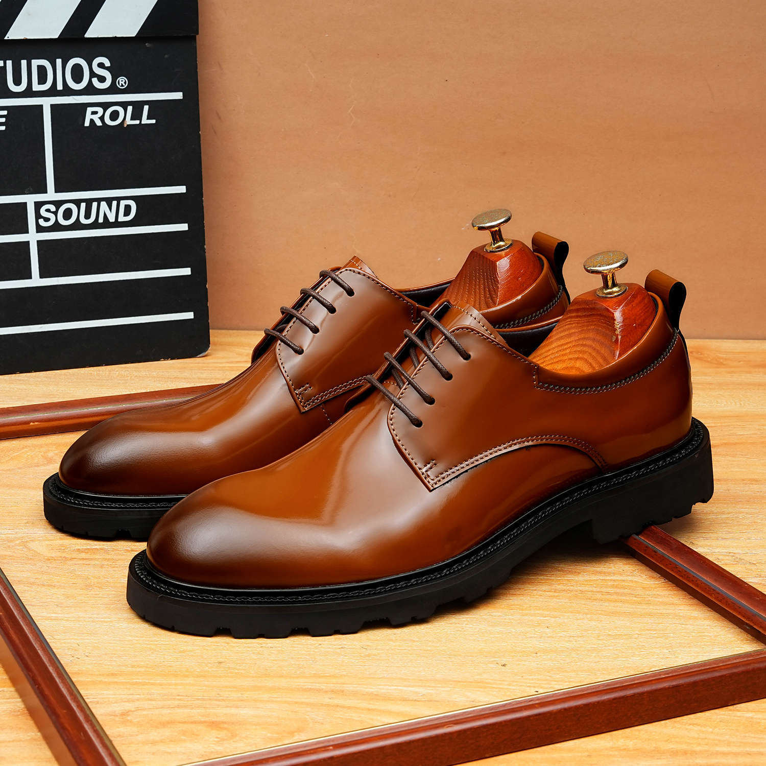 Trending Men's Platform Derby: Fashion Glossy Wedding Dress